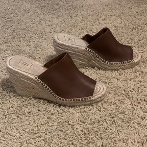 GAP Woven Slip on Brown Leather Wedges ✨